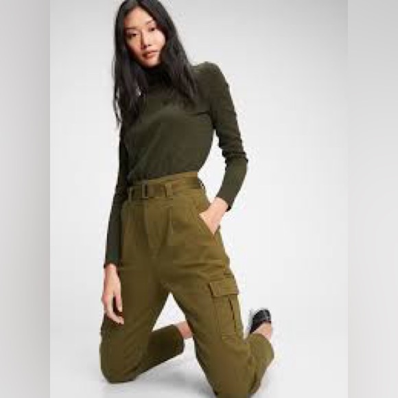 Gap High Waisted belted cargo pants - Picture 3 of 5